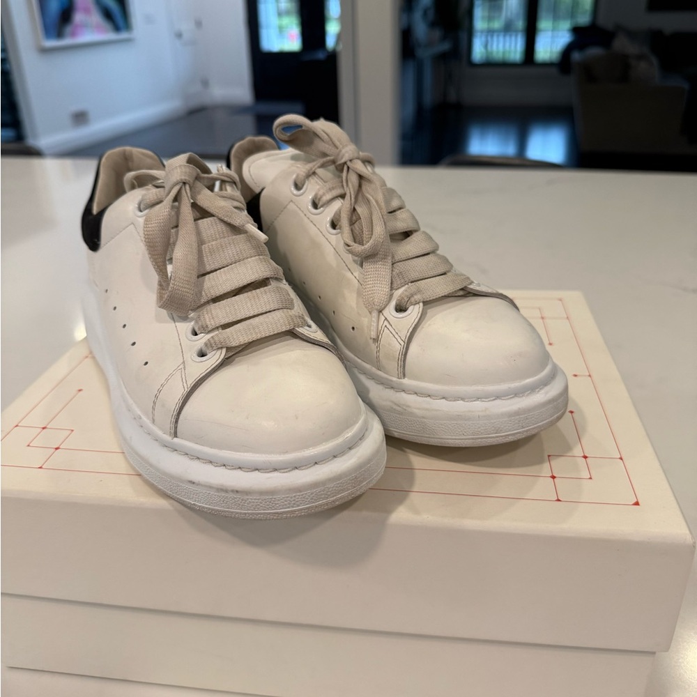 Alexander McQueen White/Black Sneaker Box — Branded Labels with receipt - Picture 3 of 6